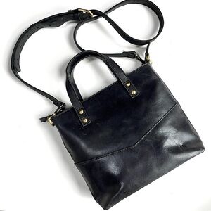 Black leather crossbody handbag with removeable crossbody straps